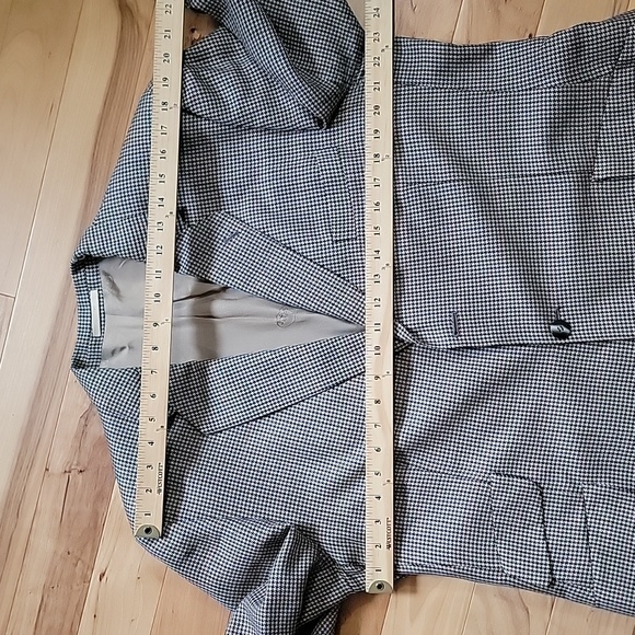 Authentic English magee tweed 46 houndstooth blazer from Harrods - Picture 4 of 13